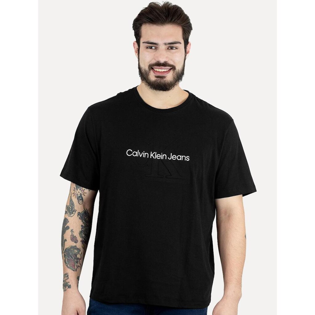 Camiseta Calvin Klein Jeans Masculina Embossed Logo Preta