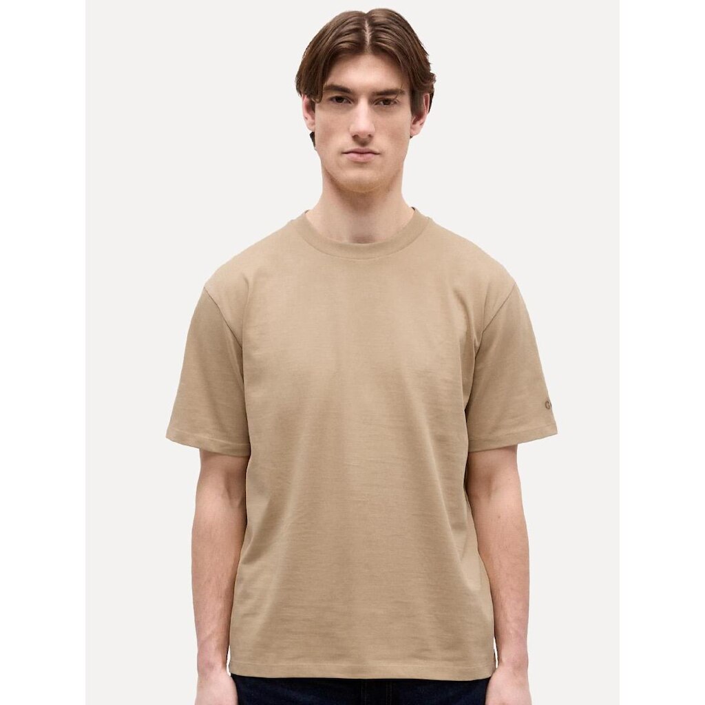 Camiseta Calvin Klein Jeans Masculina Oversized Logo CK Ombro Cáqui Médio