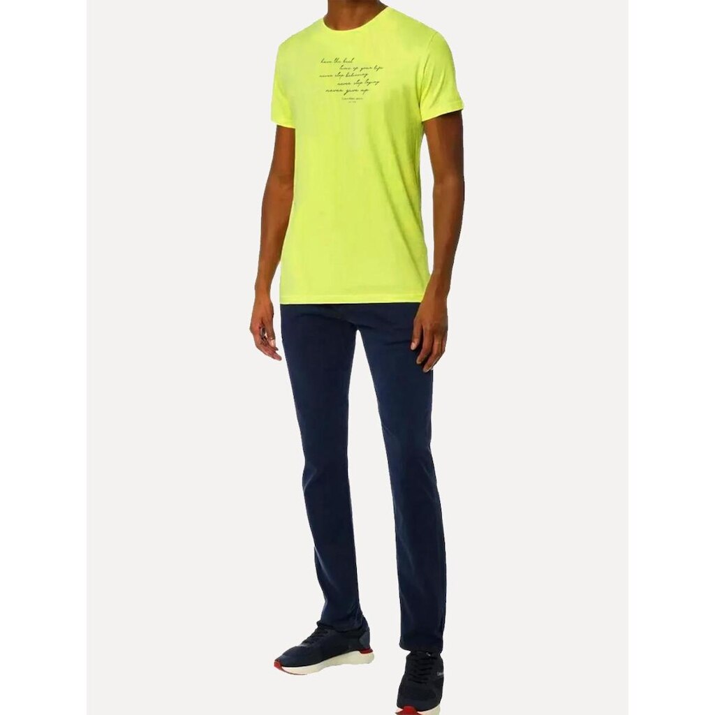 Camiseta Calvin Klein Jeans Regular Never Give Up Amarelo Claro