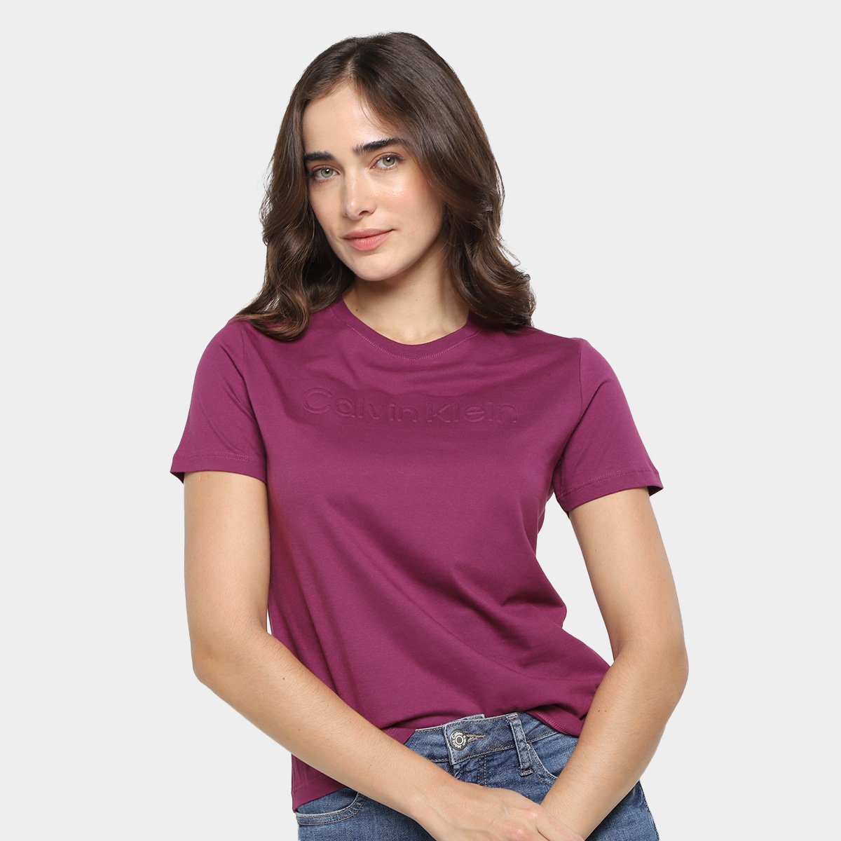 Camiseta Calvin Klein Logo Embossed Manga Curta Feminina Vinho