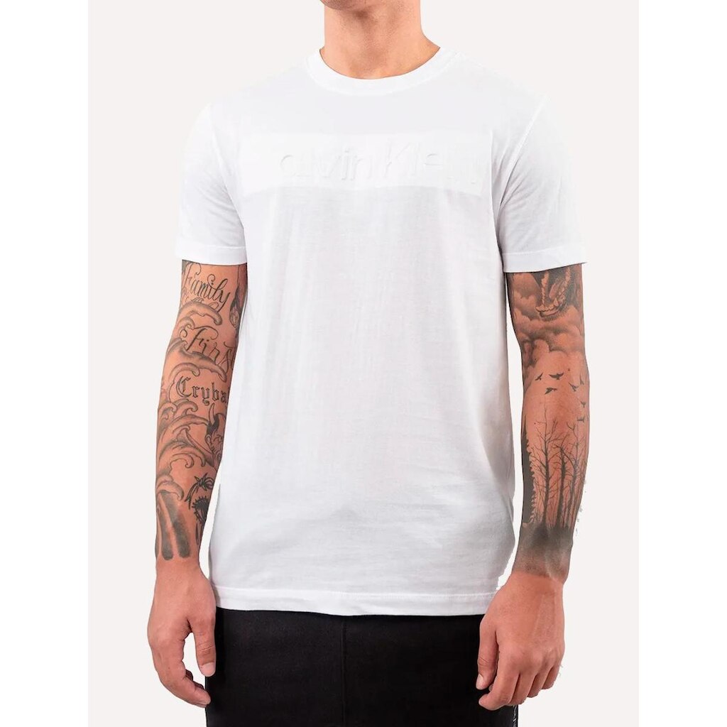 Camiseta Calvin Klein Masculina CK Embossing Branca