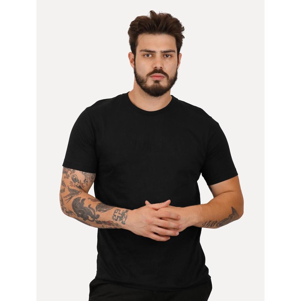 Camiseta Calvin Klein Masculina CK Embossing Preta