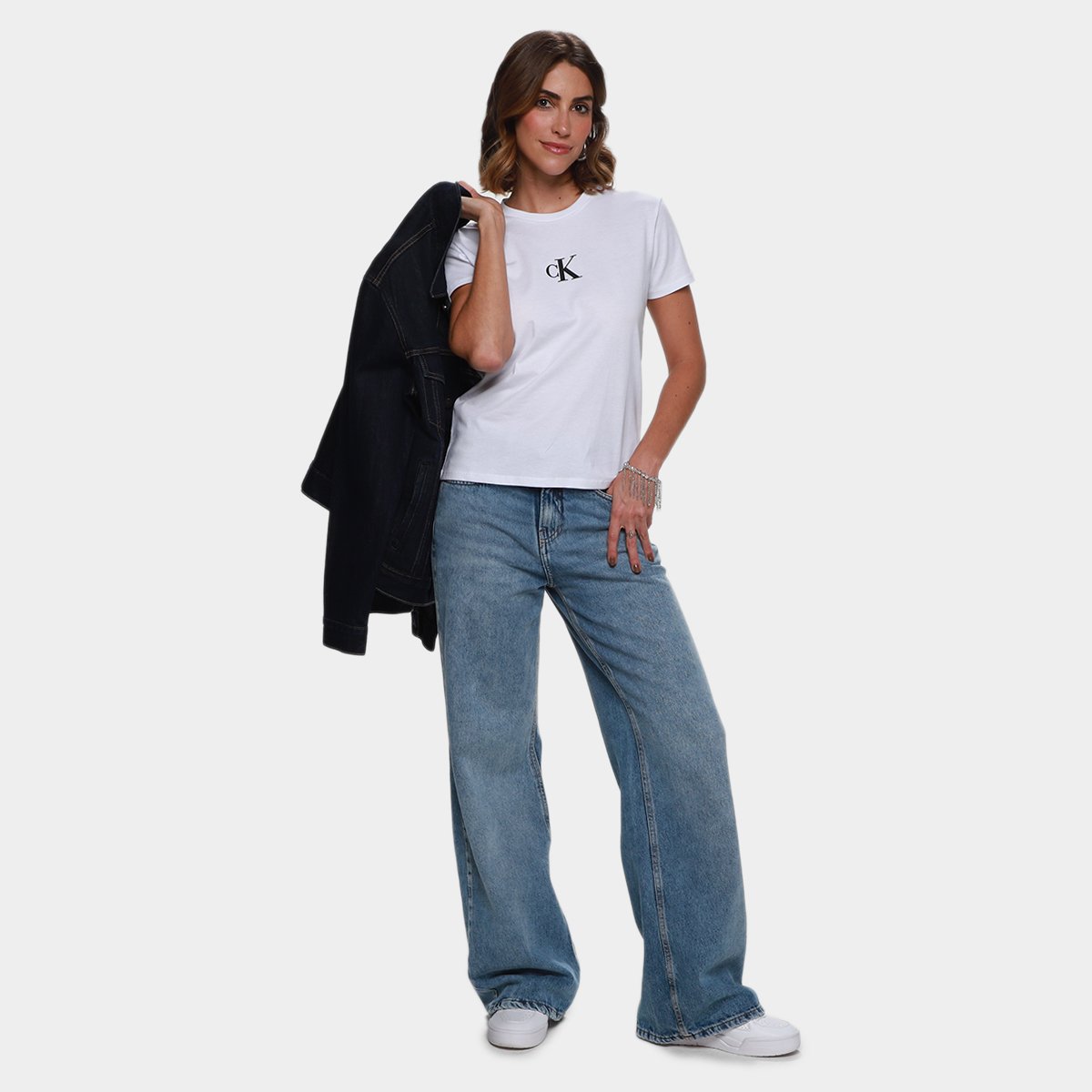 Camiseta Calvin Klein Rubber Patch Feminina - 3