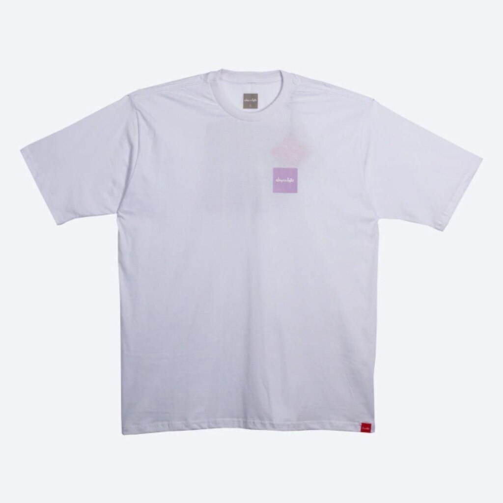 CAMISETA CHOCOLATE SKATEBOARD OVER CHOCO SQUARE TEE BRANCA
