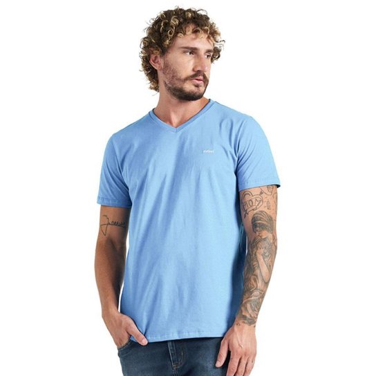 Camiseta Colcci Gola V Slim V23 Masculino - Azul Menor preço em Camiseta Colcci Gola V Slim V23 Masculino - Azul
