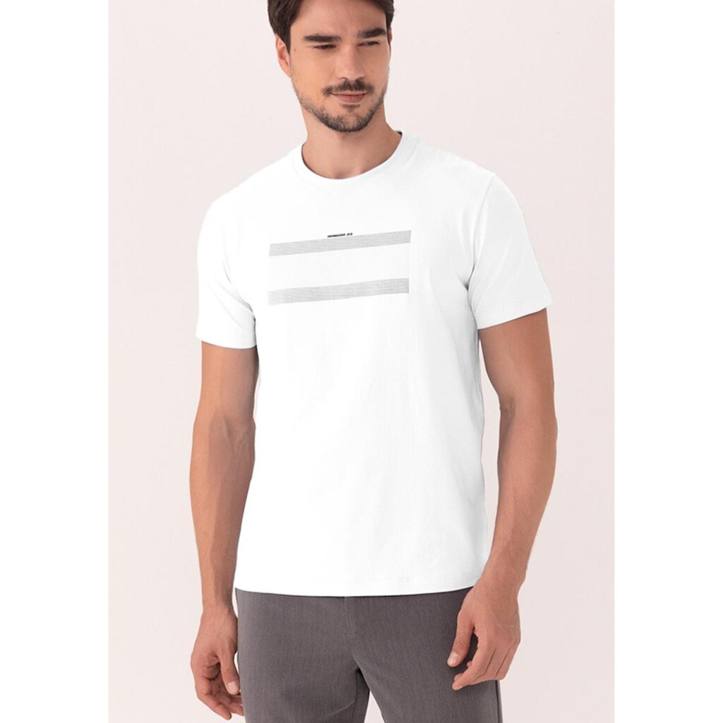 Camiseta Com Estampa Localizada Em Malha Com Elastano