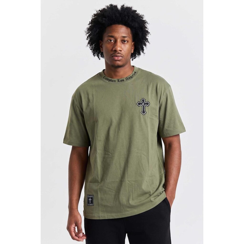 Camiseta Compton Oversized Gang Cross Verde Militar