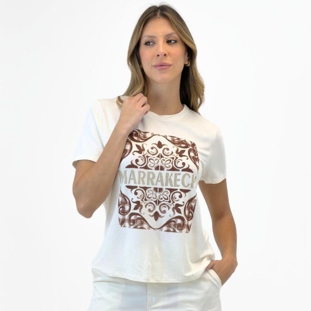 Camiseta Doce Trama T-Shirt com Estampa Gola Redonda Manga Curta Feminina