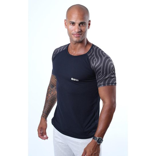 Camiseta Dry Fit Crepe Preta Sublimada Masculina - Preto Menor preço em Camiseta Dry Fit Crepe Preta Sublimada Masculina - Preto