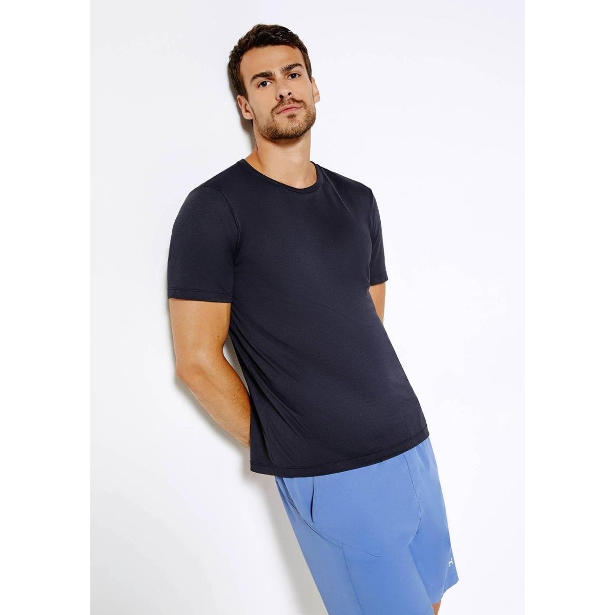 Camiseta Esportiva Hering Sports Manga Curta Com Refletivo Easy Care Masculina Menor preço em Camiseta Esportiva Hering Sports Manga Curta Com Refletivo Easy Care Masculina