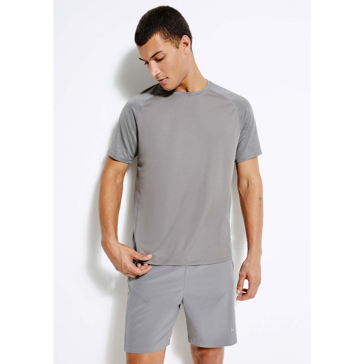 Camiseta Esportiva Hering Sports Raglan Secagem Rápida Masculina Menor preço em Camiseta Esportiva Hering Sports Raglan Secagem Rápida Masculina