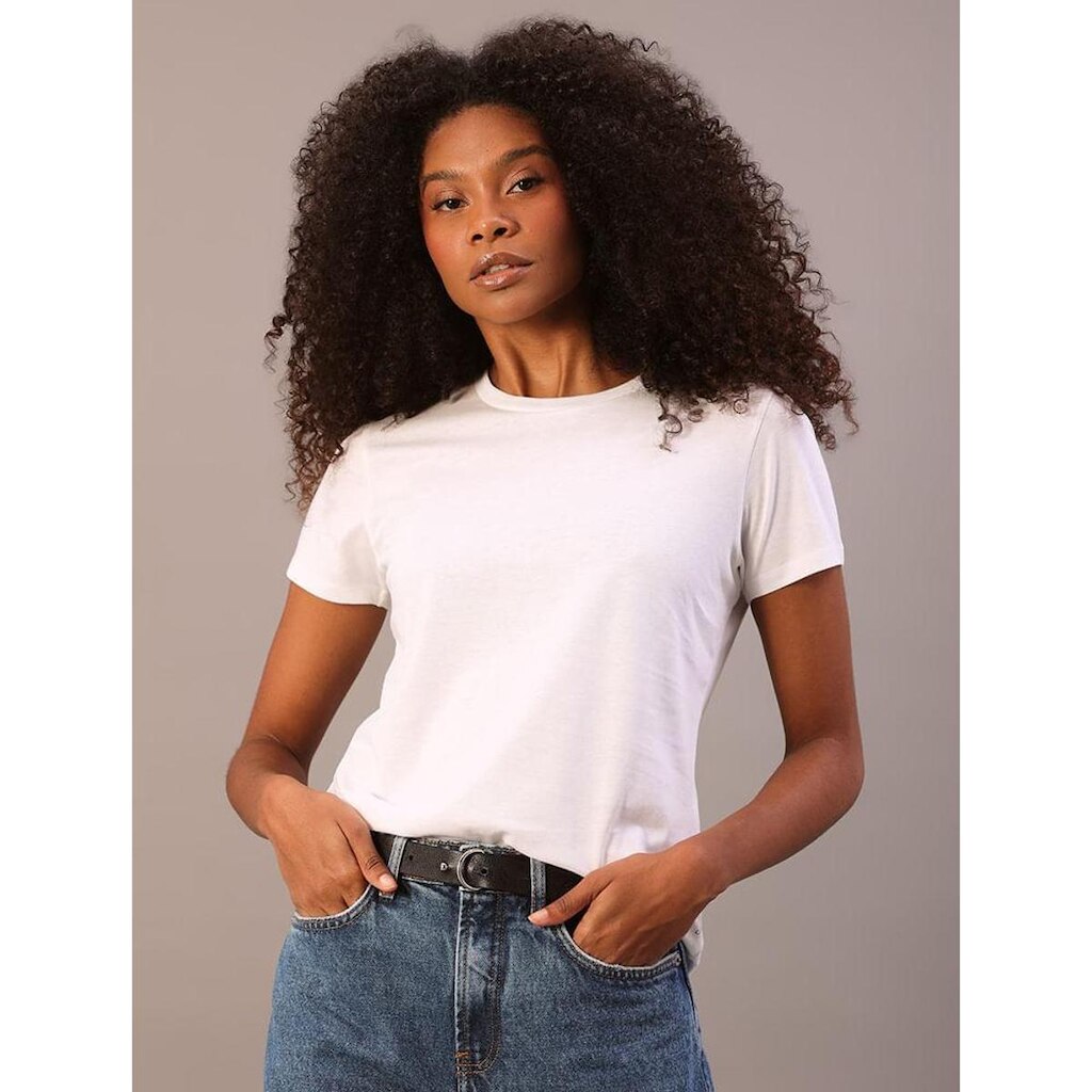 Camiseta Essentials Estampa na Barra Calvin Klein Jeans