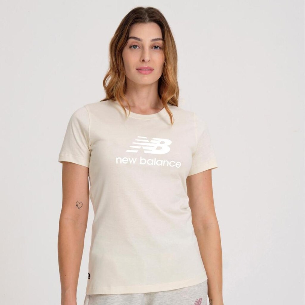 Camiseta Essentials Feminina