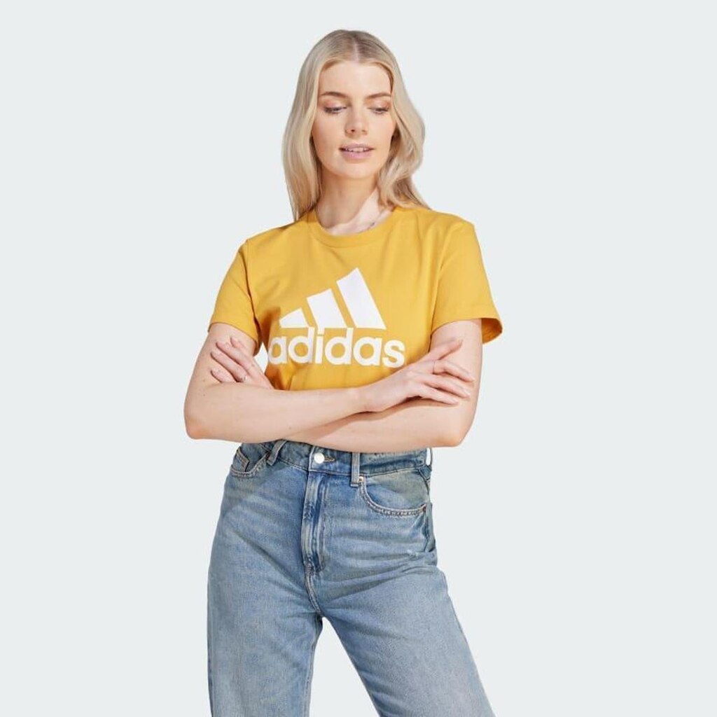 Camiseta Feminina LOUNGEWEAR Essentials Logo IM2785