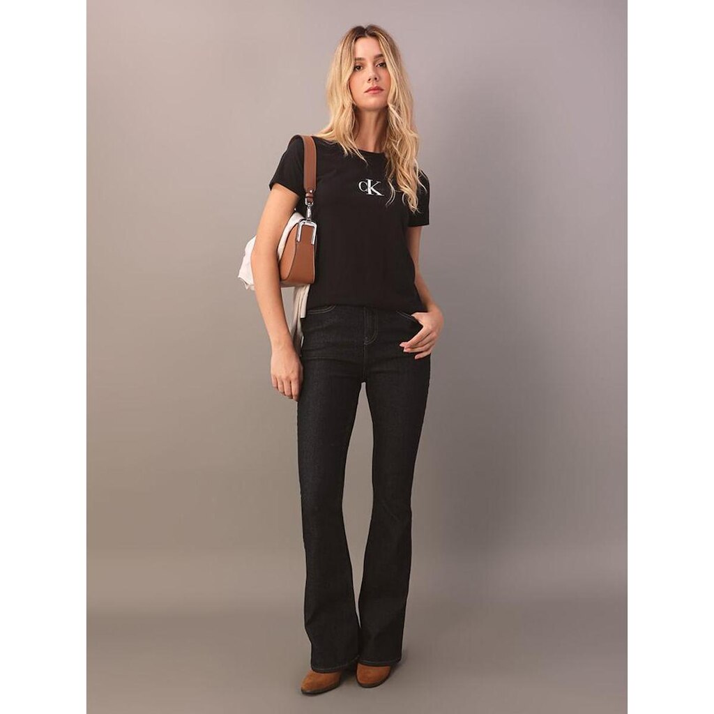 Camiseta Feminina Reissue Retângulo - Preto