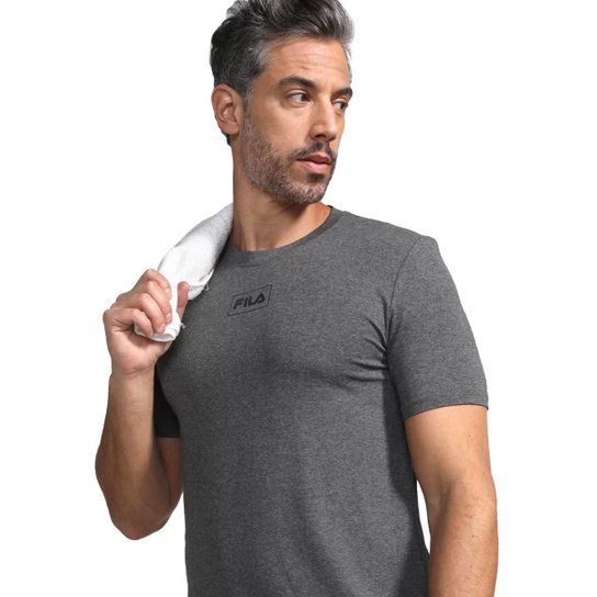 Camiseta Fila Comfort - Cinza Menor preço em Camiseta Fila Comfort - Cinza