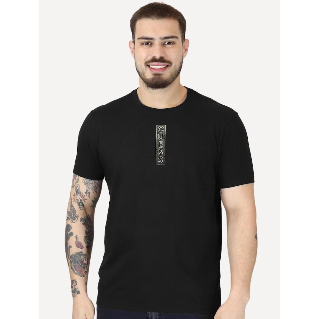 Camiseta Guess Masculina Patch Vertical Logo Preta