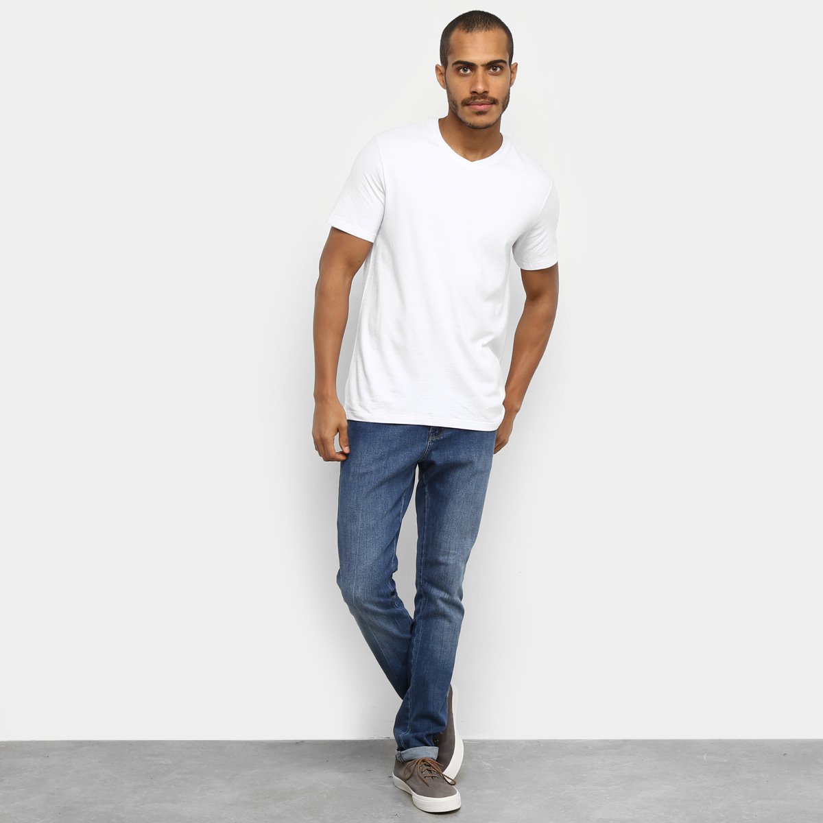 Camiseta Hering Básica World Gola V Masculina - 2