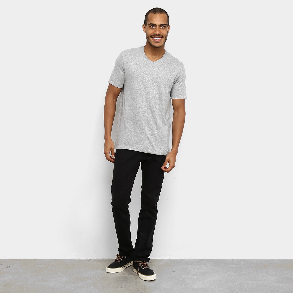 Camiseta Hering Básica World Gola V Masculina - 2