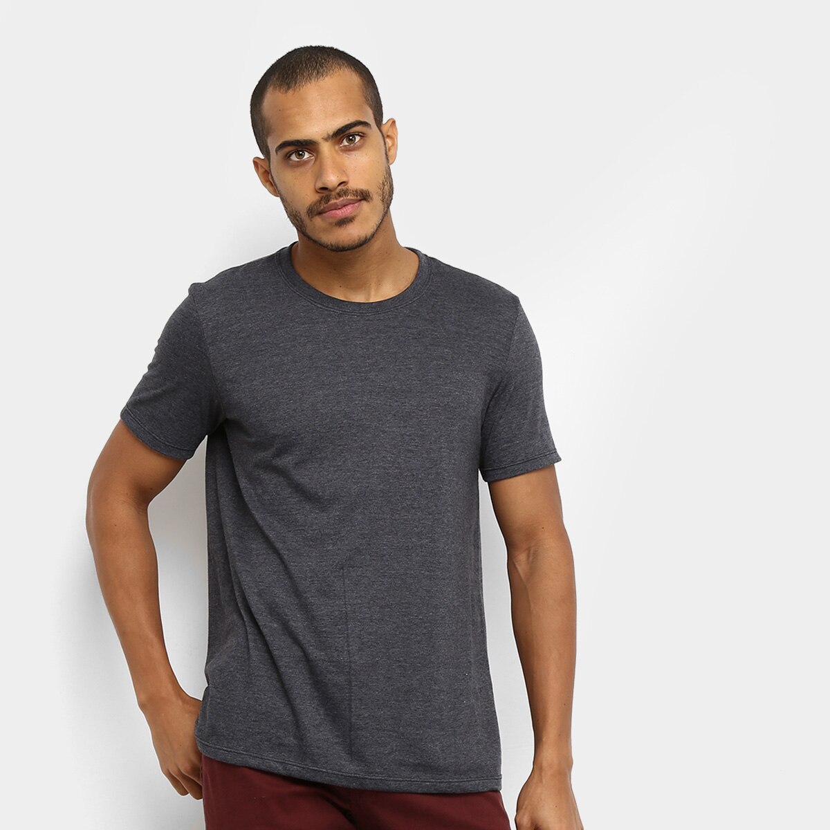 Camiseta Hering Básica World Masculina Menor preço em Camiseta Hering Básica World Masculina
