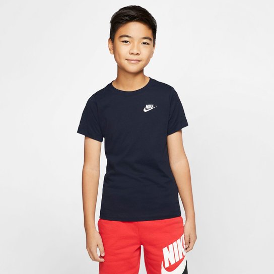 Camiseta Infantil Nike B Nsw Emb Futura Manga Curta Masculina - Marinho Menor preço em Camiseta Infantil Nike B Nsw Emb Futura Manga Curta Masculina - Marinho