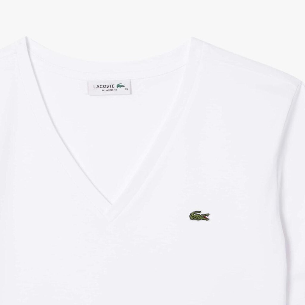 Camiseta Lacoste de Algodão com Gola V e Caimento Relaxado Feminina