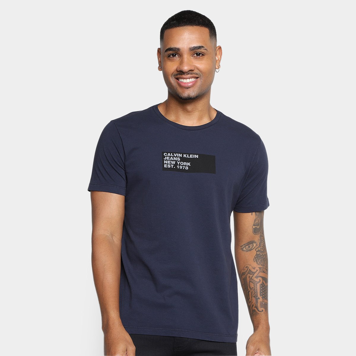 Camiseta Manga Curta Calvin Klein Ckj Statement Masculina Menor preço em Camiseta Manga Curta Calvin Klein Ckj Statement Masculina
