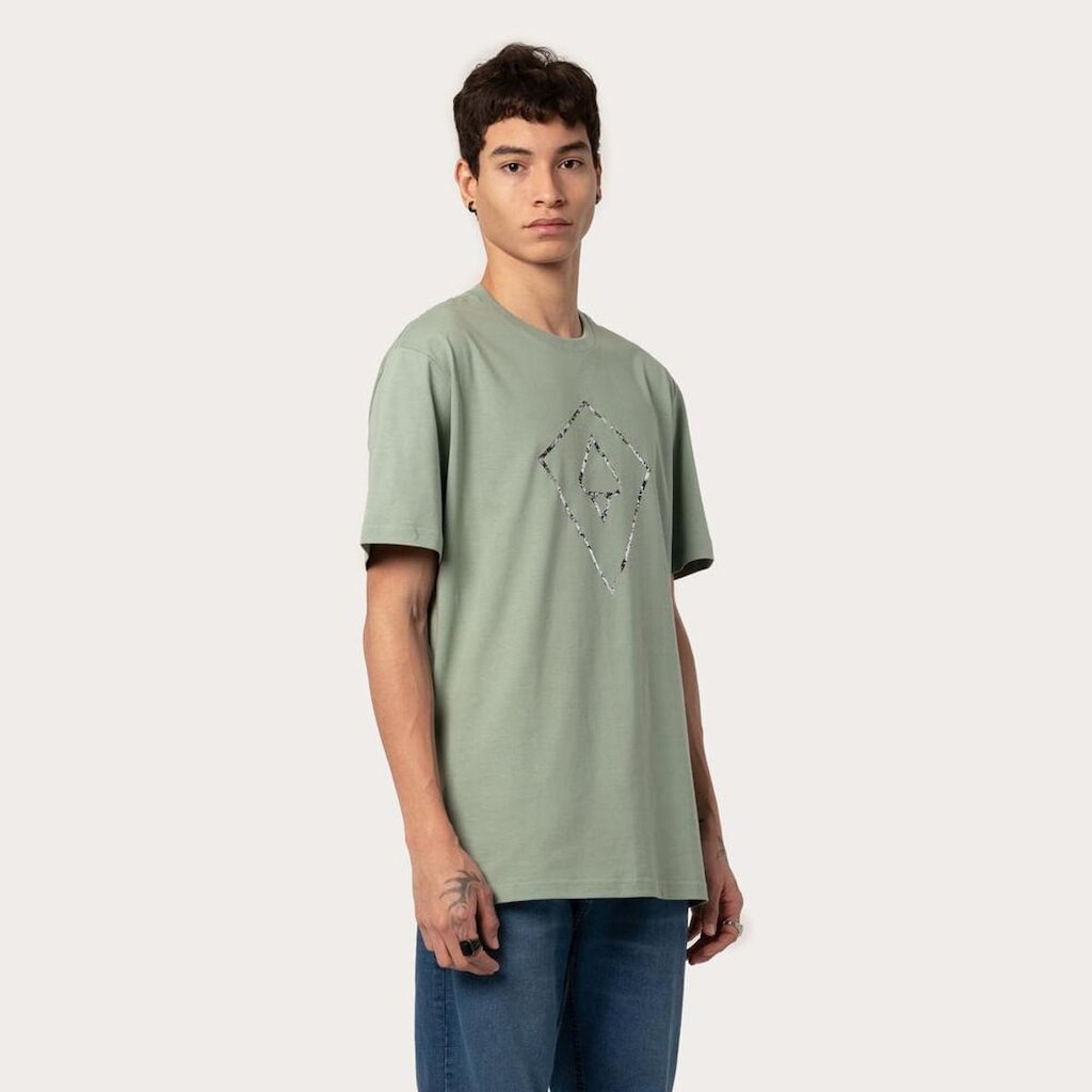 Camiseta Mcd Pipa Espada Desgaste Branco