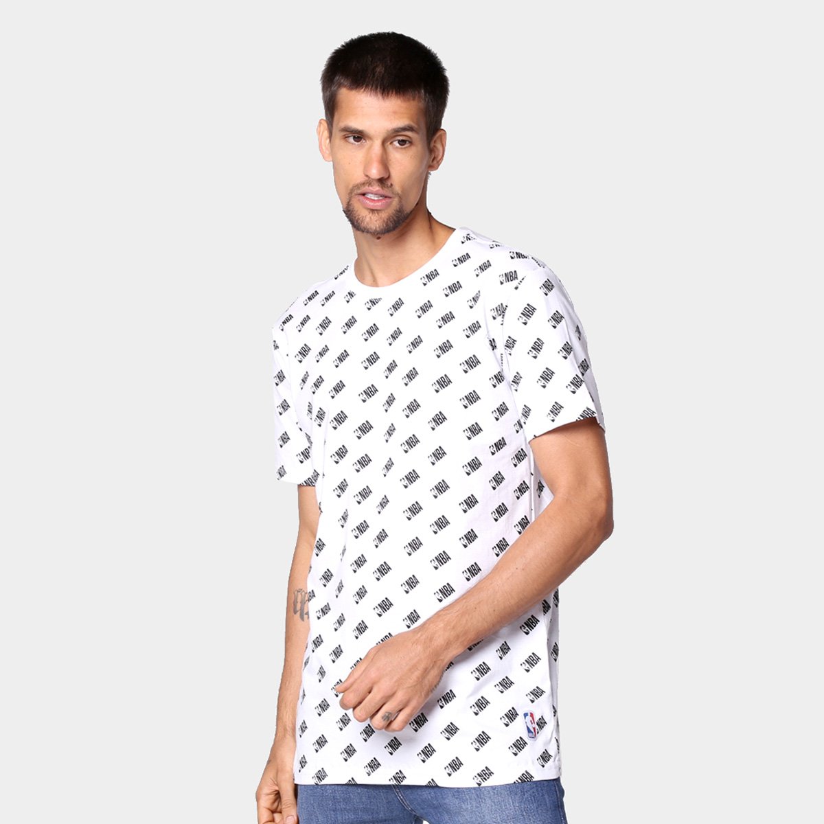 Camiseta NBA Full Print Mini Logo Masculina é boa?