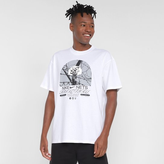 Camiseta NBA Nike Brooklyn Nets Courtside Max 90 Masculina - Branco Menor preço em Camiseta NBA Nike Brooklyn Nets Courtside Max 90 Masculina - Branco