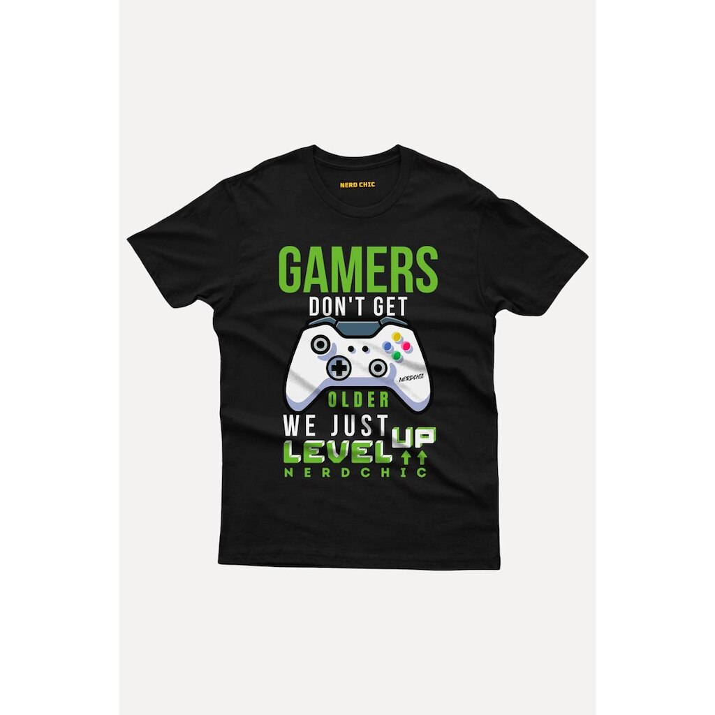 Camiseta Nerd Chic Gamers Don't Get Older We Just Level UP
