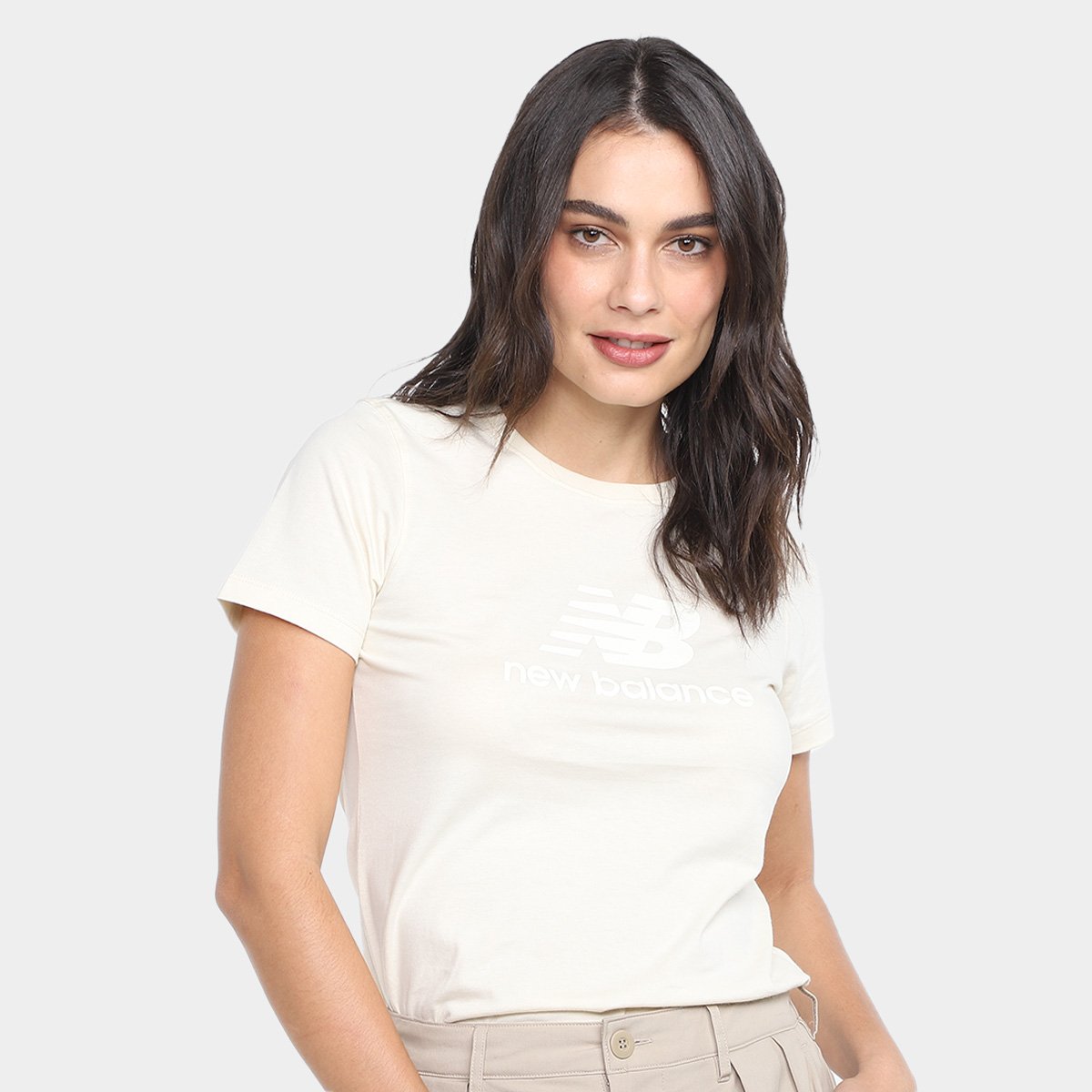 Camiseta New Balance Essentials Feminina Menor preço em Camiseta New Balance Essentials Feminina