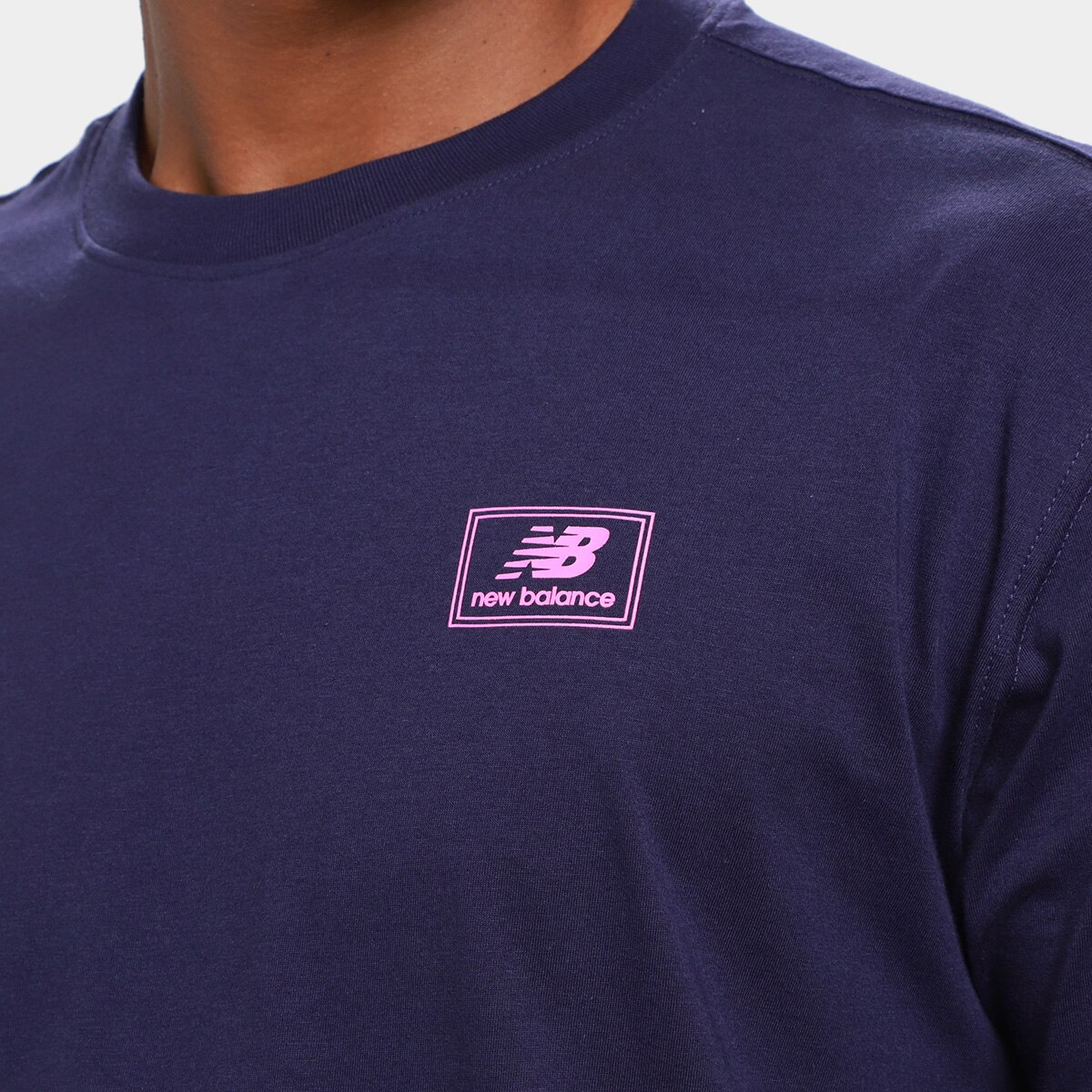 Camiseta New Balance Woven Label Masculina - 2