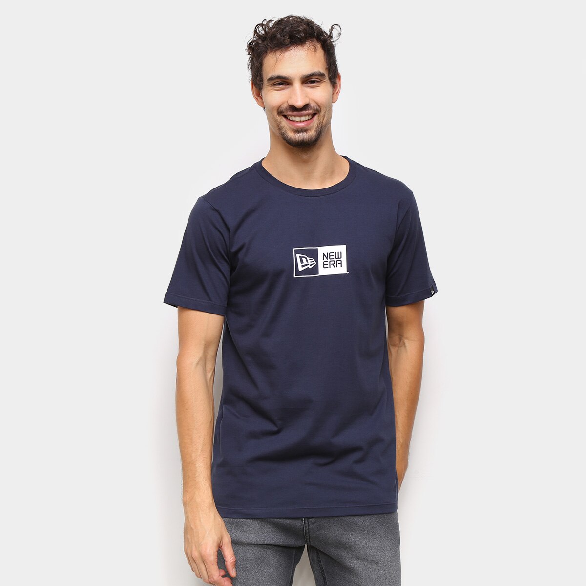 Camiseta New Era Essentials Box Masculina Menor preço em Camiseta New Era Essentials Box Masculina