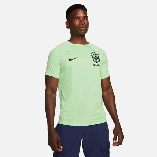 Camiseta Nike Brasil Academy Pro Masculina - Verde Menor preço em Camiseta Nike Brasil Academy Pro Masculina - Verde