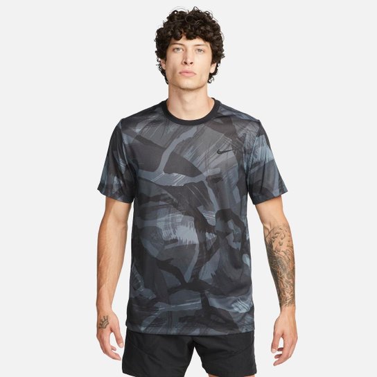 Camiseta Nike Camo Dri-FIT Legend Masculina - Preto Menor preço em Camiseta Nike Camo Dri-FIT Legend Masculina - Preto