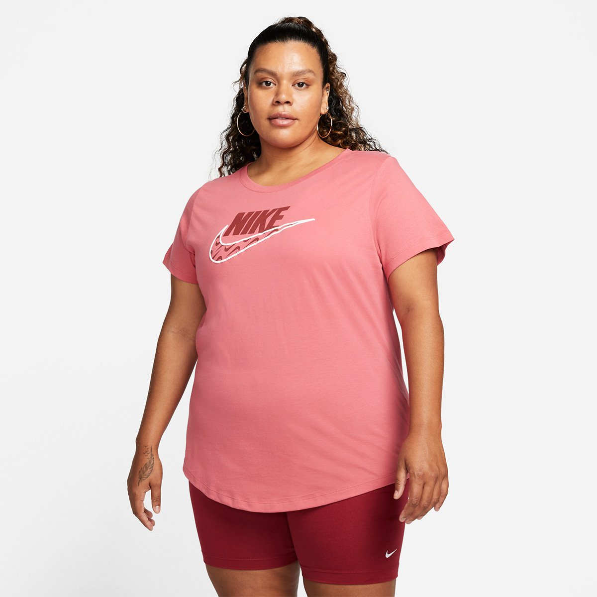 Camiseta Nike Essential para mujer de color rosa