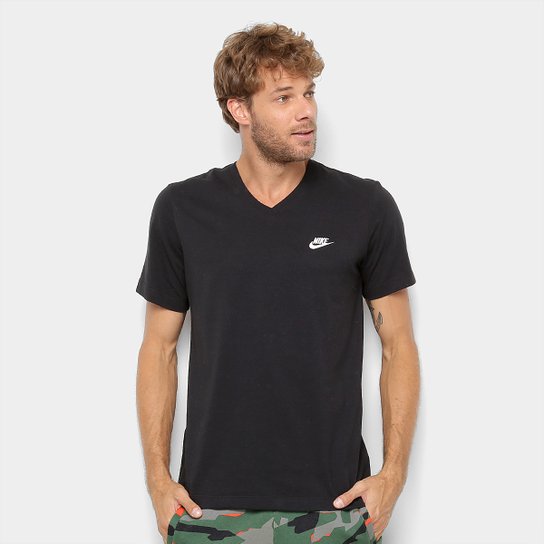 Camiseta Nike Club Decote V Masculina - Preto Menor preço em Camiseta Nike Club Decote V Masculina - Preto