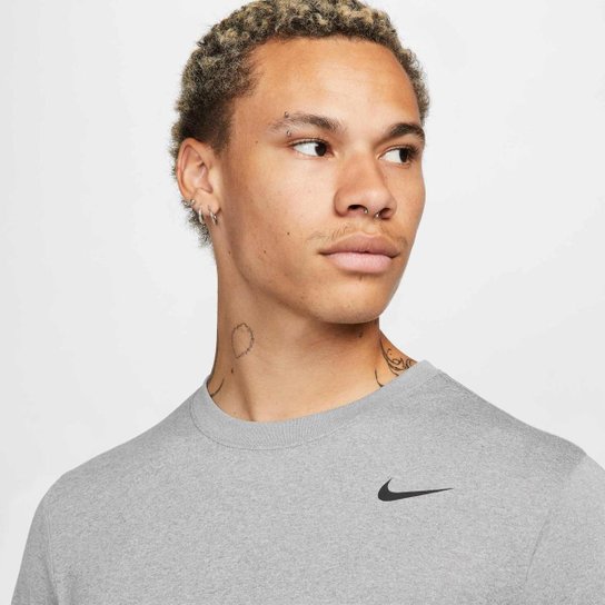 Camiseta Nike Dri-FIT Legend Masculina