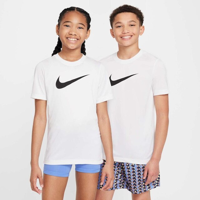 Camiseta Nike Dri-FIT Legend Swoosh Infantil