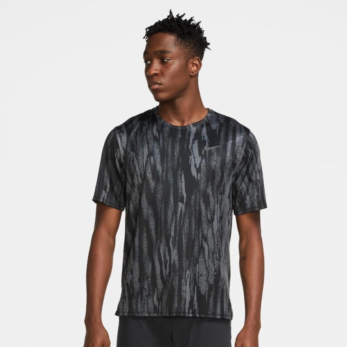 Camiseta Nike Dri-FIT Miler Wild Run Masculina Menor preço em Camiseta Nike Dri-FIT Miler Wild Run Masculina