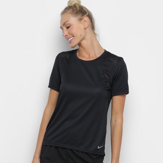 Camiseta Nike Dri-Fit Run Feminina - Preto é ruim? Camiseta Nike Dri-Fit Run Feminina - Preto é boa?