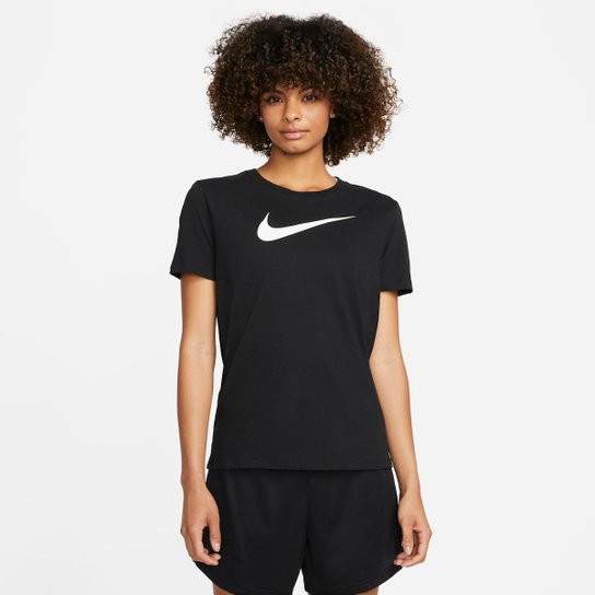 Camiseta Nike Dri-FIT Swoosh Feminina - Preto+Branco Menor preço em Camiseta Nike Dri-FIT Swoosh Feminina - Preto+Branco