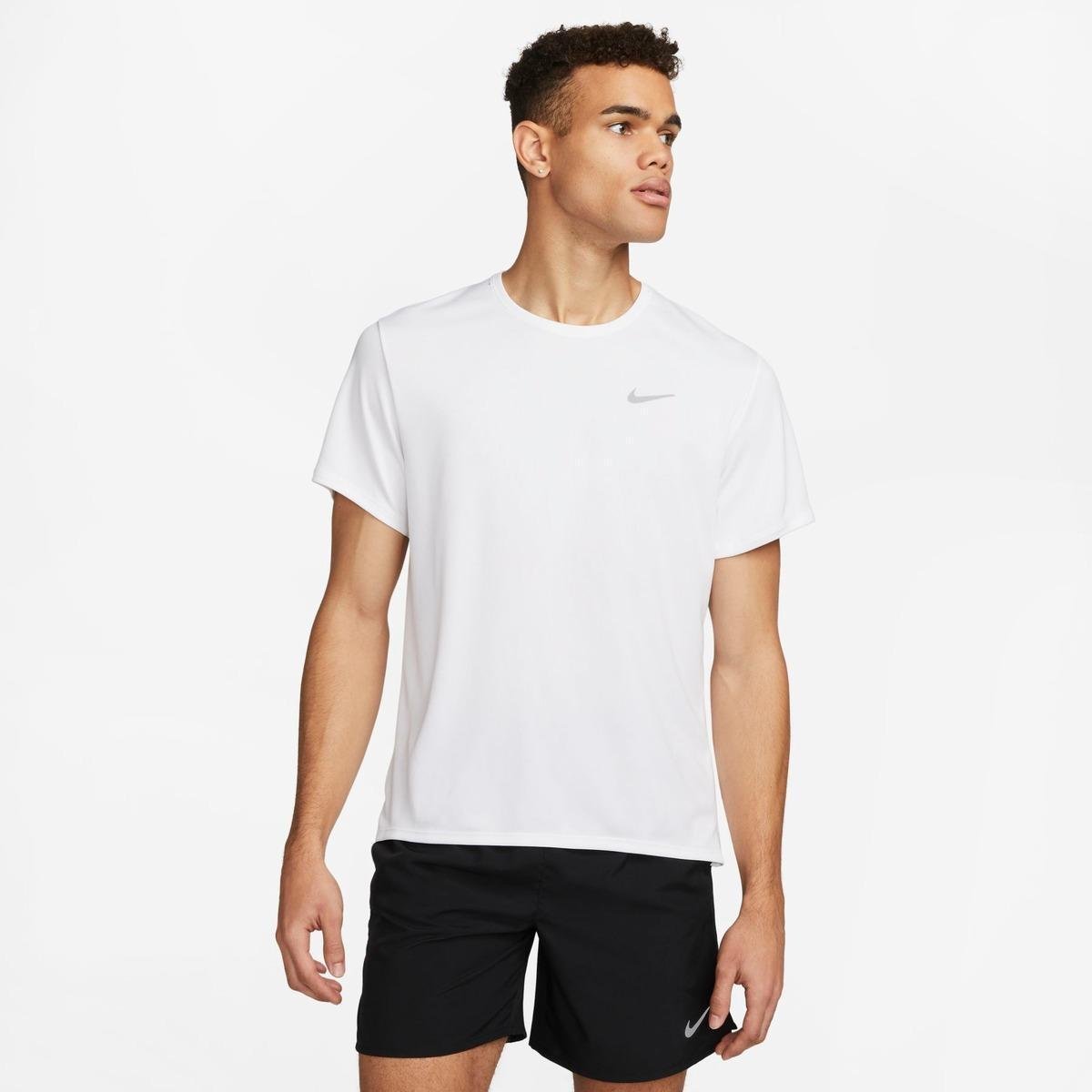Camiseta Nike Dri-FIT UV Miler Masculina Menor preço em Camiseta Nike Dri-FIT UV Miler Masculina