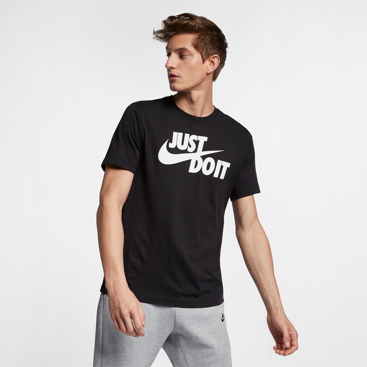 Camiseta Nike Estampa Just Do It Swoosh Masculina Menor preço em Camiseta Nike Estampa Just Do It Swoosh Masculina