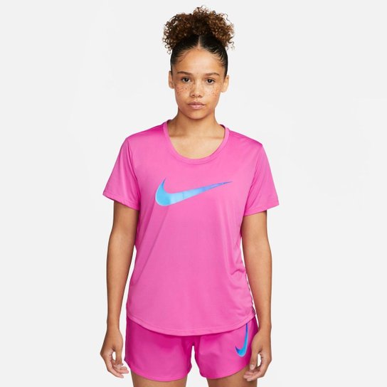 Camiseta Nike One Dri-FIT Swoosh Feminina - Rosa Menor preço em Camiseta Nike One Dri-FIT Swoosh Feminina - Rosa