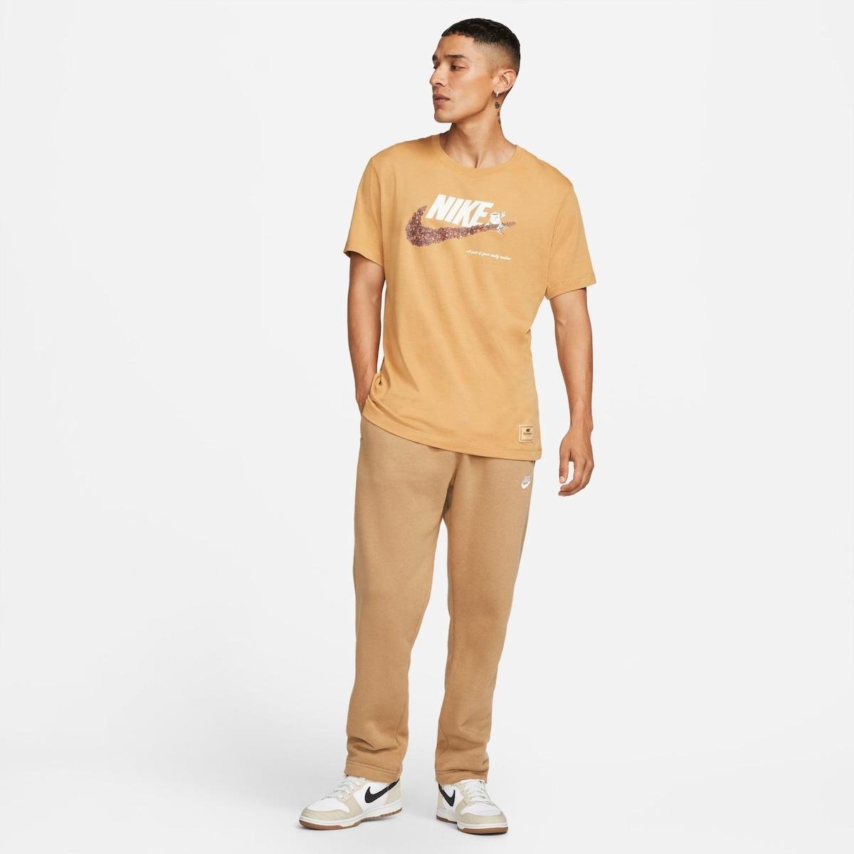 Camiseta Nike Sportswear Beans Masculina - Preto Fosco+Grafite