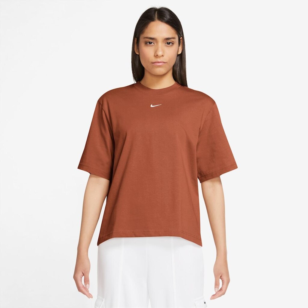 Camiseta Nike Sportswear Essentials Feminina