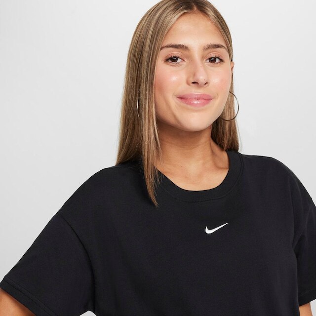 Camiseta Nike Sportswear Essentials Infantil