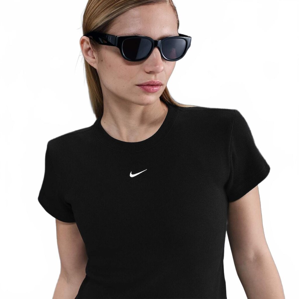 Camiseta Nike Sportswear Feminina